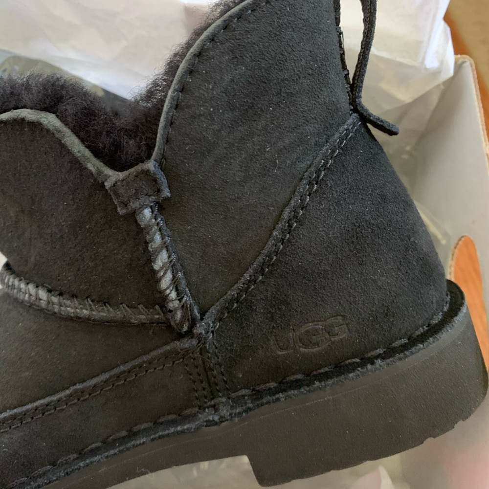 Ugg Melrose Genuine Shearling Bootie - Picture 7 of 8
